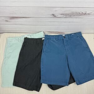 Lot of 3 GAP Men's 10" Shorts Flat Front Size 30‎